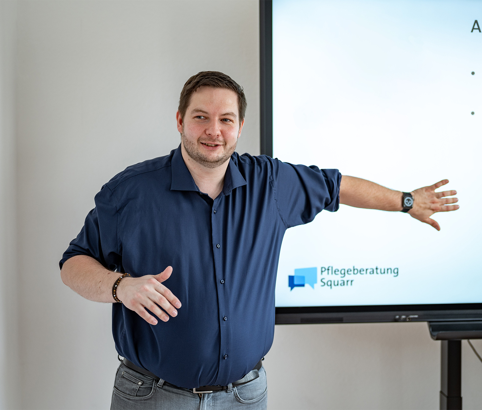 Kevin Squarr haelt einen Vortrag